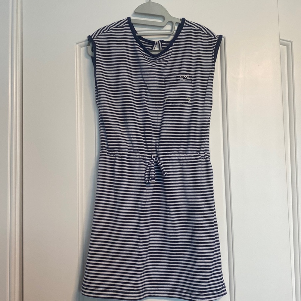 Vineyard Vines girls dress. Size XS 5/6. Great condition.